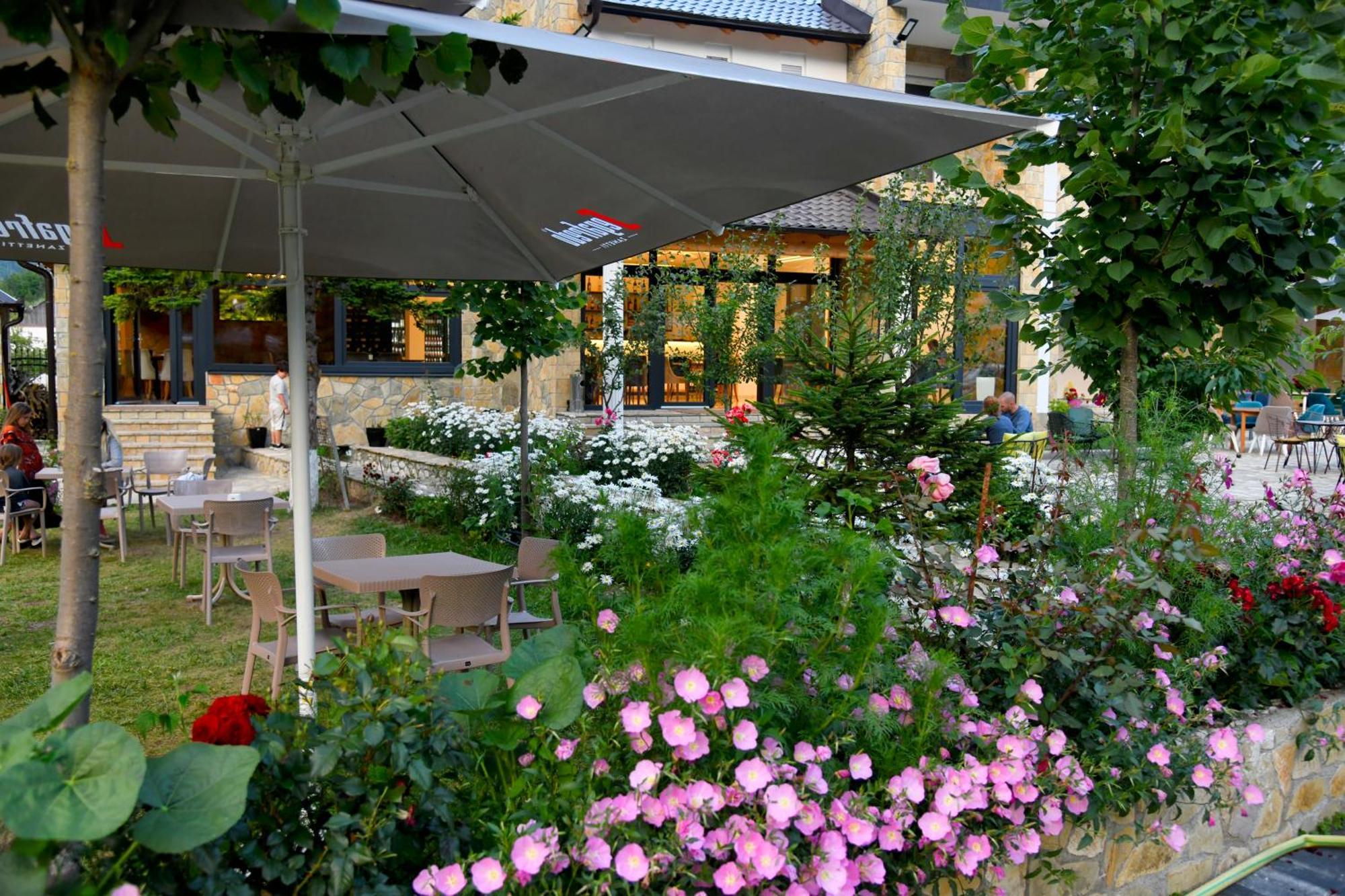 Breezy Hotel Valbona Exteriör bild