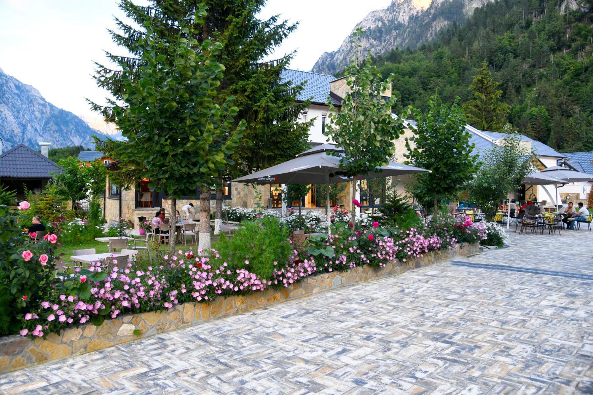 Breezy Hotel Valbona Exteriör bild